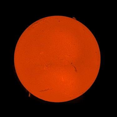 Sole – 26 Gennaio 2012 Mosaico di 4 immagini ricavate da 4 riprese di circa 1 minuto l’una. Telescopio Coronado PST, Imaging Source DBK 41AU02.AS